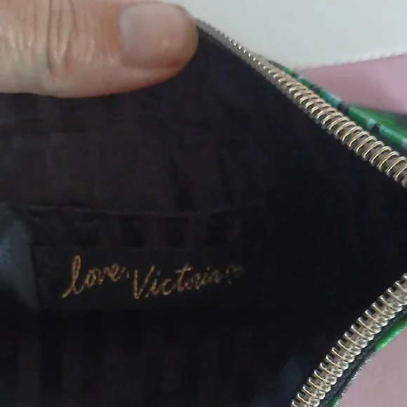 Victoria's Secret Floral Print Wristlet Clutch - Picture 9 of 9